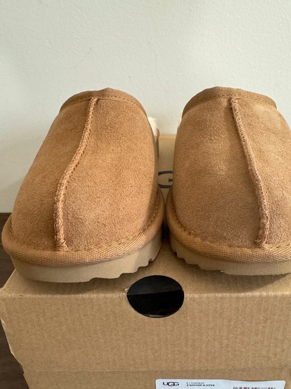 UGG Keegan Chestnut Shearling Slide Slippers Kids 13M Suede Leather NWT Cozy